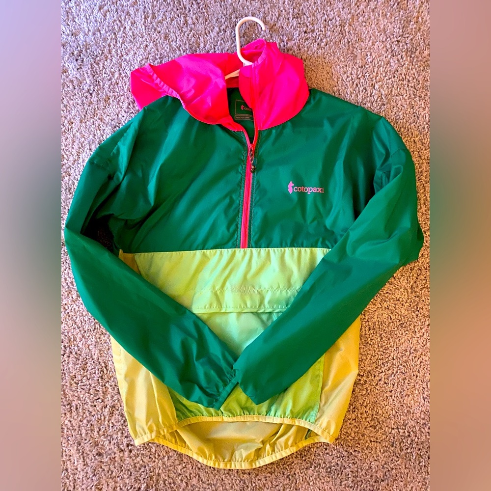 Cotopaxi wind breaker women’s size small